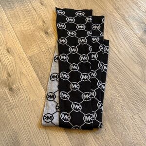 Michael Kors Black and Gray Patterned Scarf